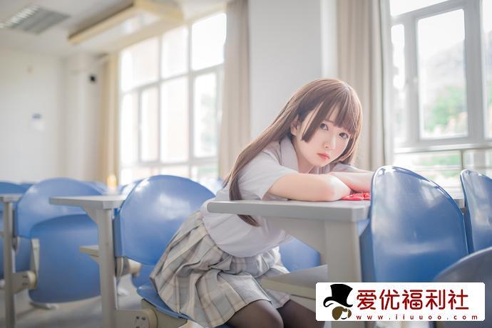 超吸睛！白金saki校园水手服勾引起学生时期的美好时光-5