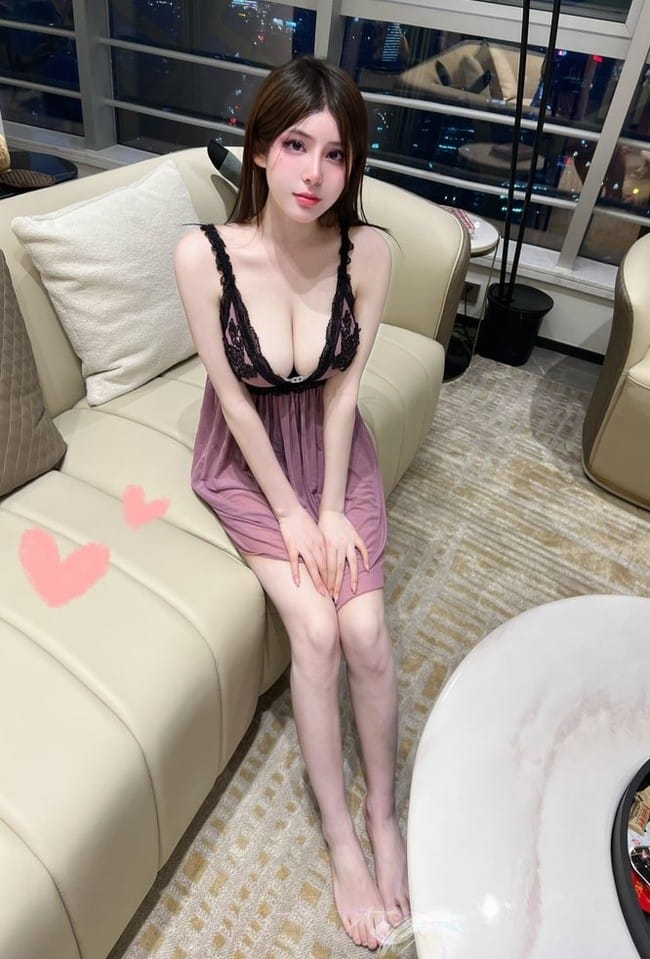 [微密圈]奔跑的晶螺儿 – 紫色睡衣 [26P1V-181MB]