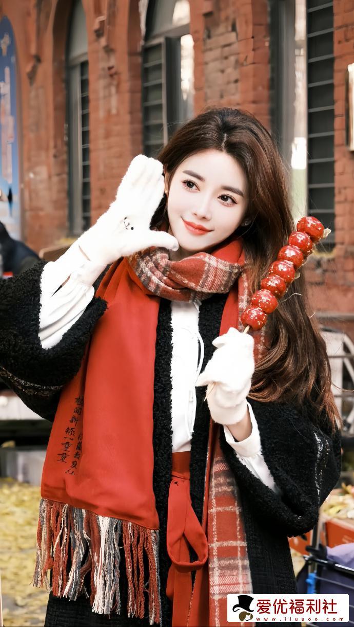 闪耀网络的微密女神猪小七：活力四射的95后街拍女神-3