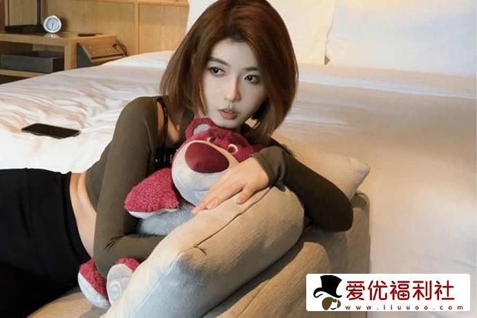 聂小雨黑色皮衣3分25秒吃鸡视频哪里可以看？多人运动是什么内容？-4