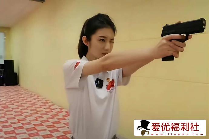 张津瑜厕所门事件经过是真的吗?与吕总的劲爆视频接连曝光-1