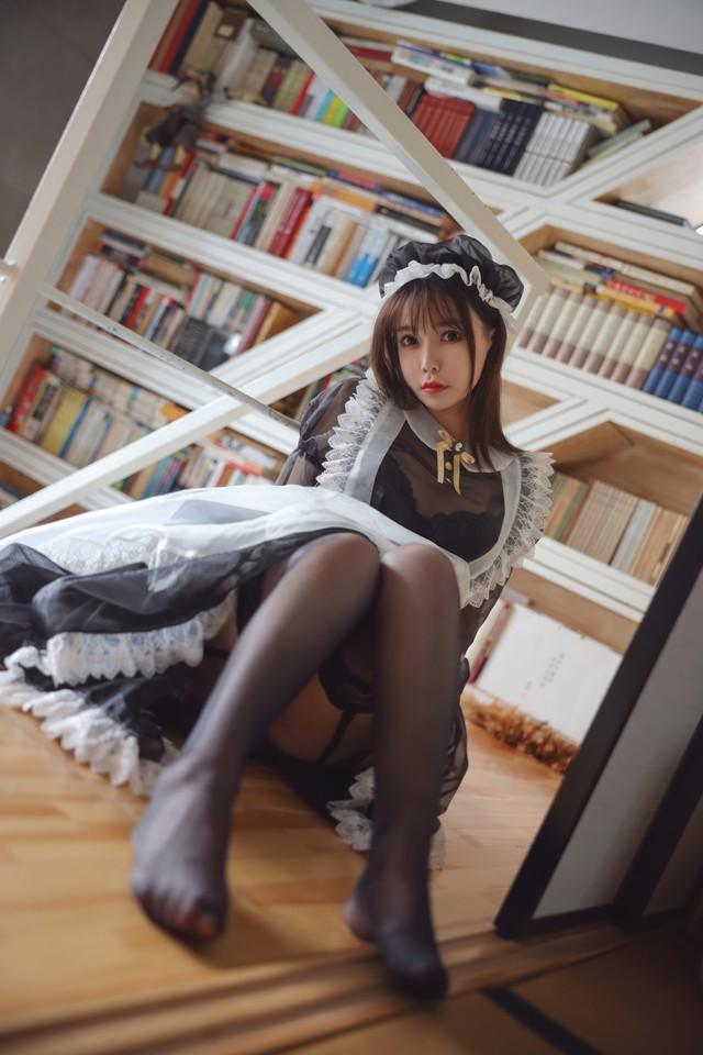 亚马逊鲶鱼 – NO.24 黑色透明女仆 [33P-192MB]